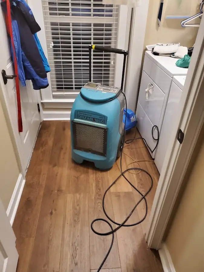 Commercial dehumidifier deployed for Flood Damage Cleanup in Oregon
